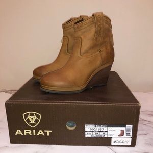 Ariat Cowboy Wedge Ankle Booties Tan 8.5 Festival